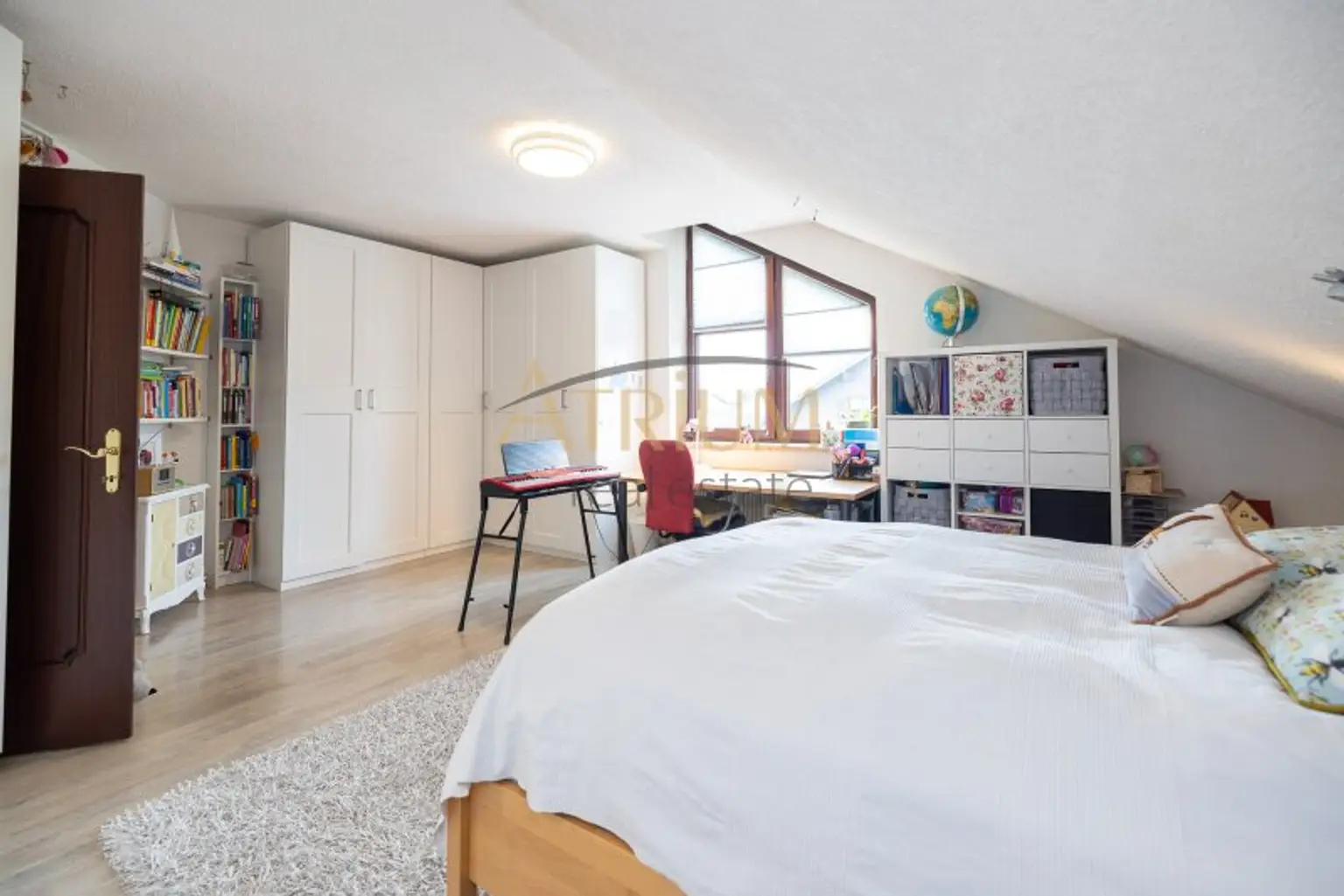 240m²  großes, modern aufgeteiltes 8 Zimmer Einfamilienhaus mit Garten und Pool in Gerasdorf bei Wien