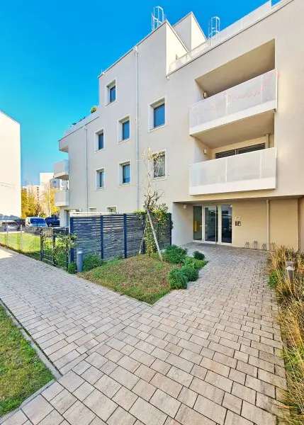 ++NEU++ AMBIENTE22: TOP-moderner 3-Zimmer-Wohntraum mit großzügiger 11,30 m² Terrasse und Tiefgaragenplatz beim Blumengärten Hirschstetten! +++
