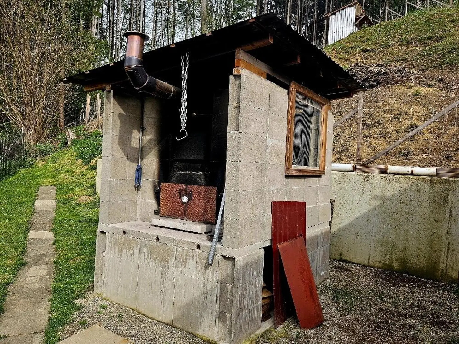 **Traumhaftes Mehrfamilienhaus im Grünen – Landleben pur!**