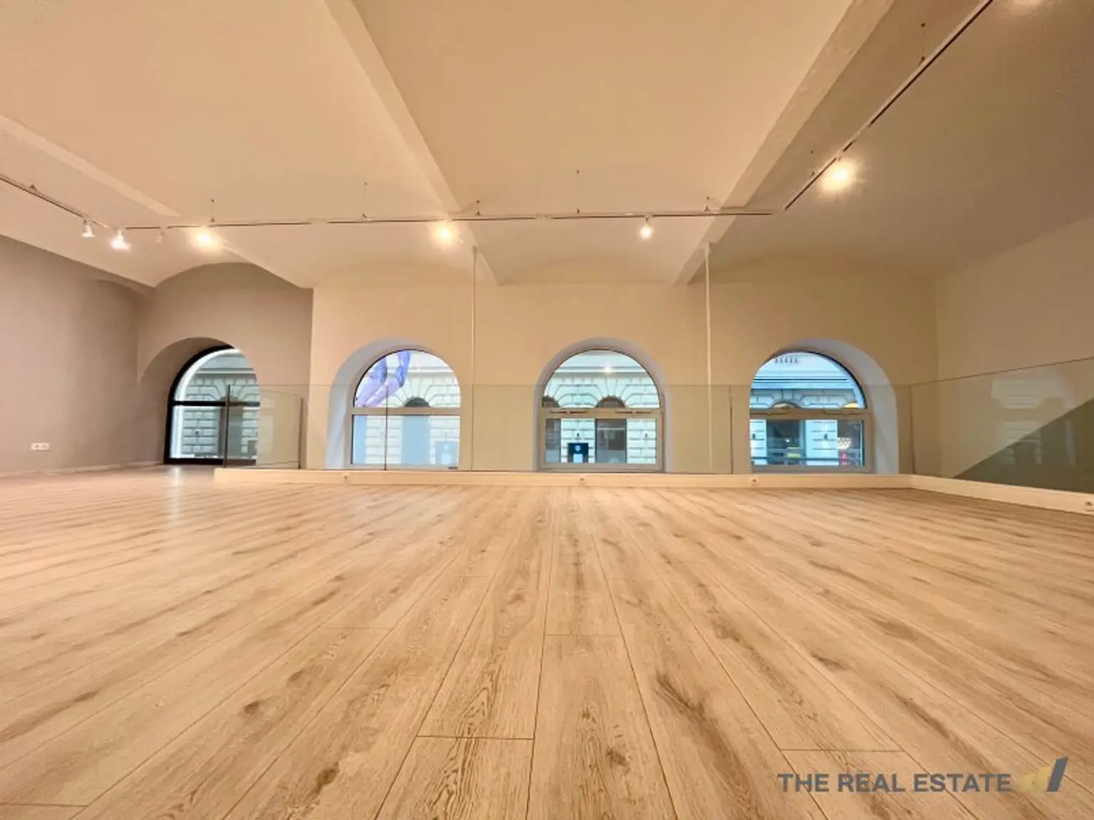 GESCHÄFTSKOKAL/BÜRO/PRAXIS/ATELIER NAHE PALAIS COBURG