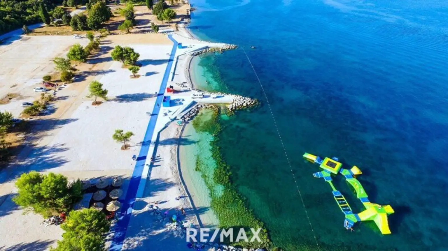 Stinjan Hidrobaza beach