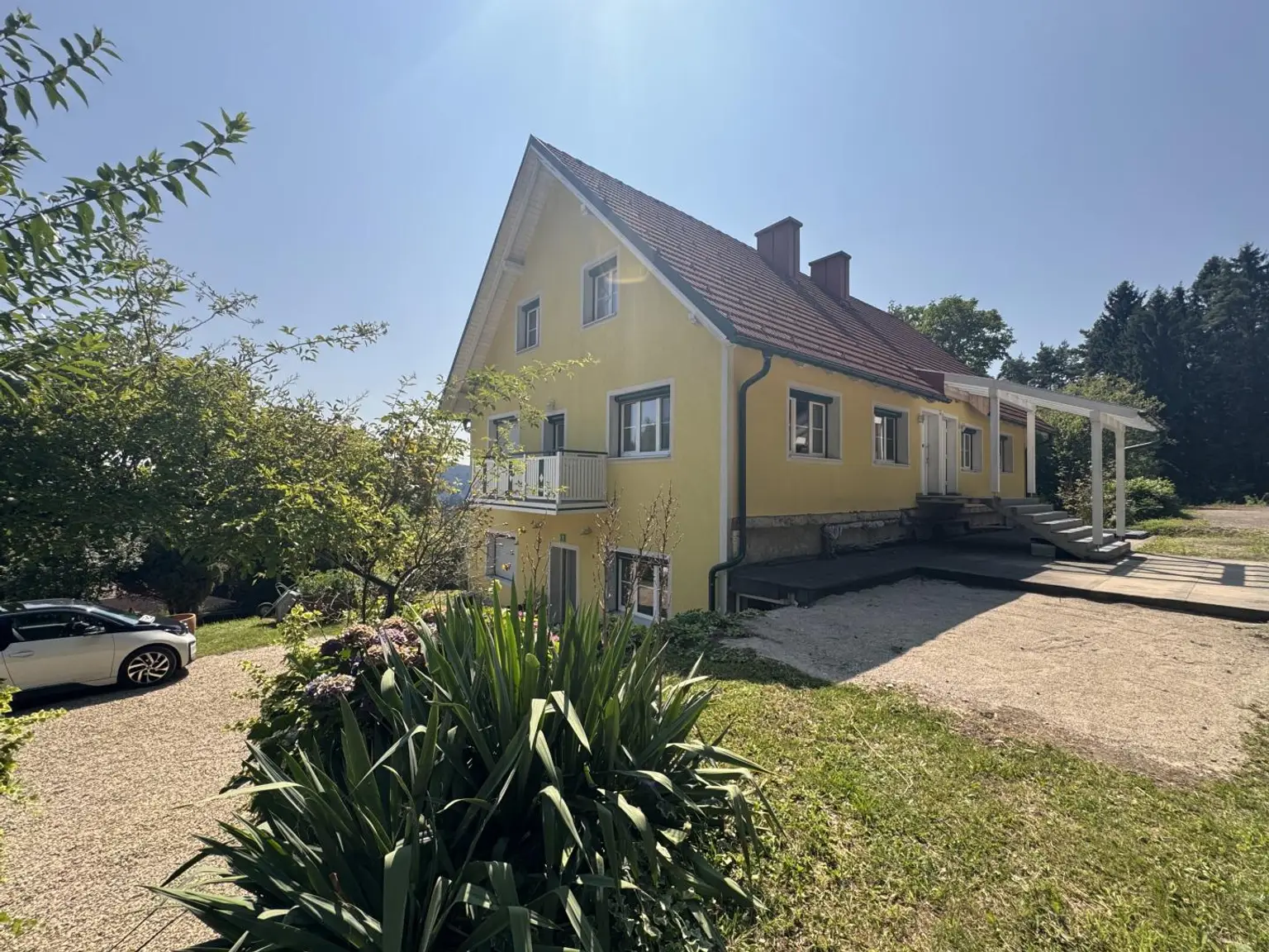 Großzügiges Wohnhaus mit 4 Wohneinheiten in herrlicher Aussichtslage - nähe Graz