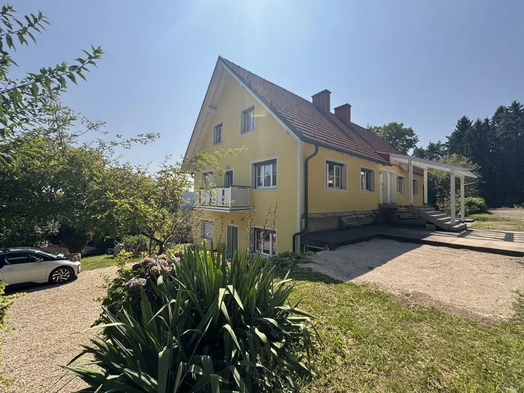 Großzügiges Wohnhaus mit 4 Wohneinheiten in herrlicher Aussichtslage - nähe Graz