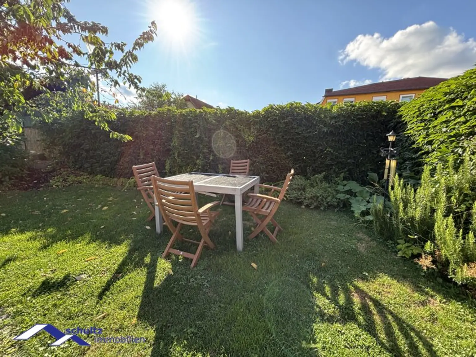 Schönes Einfamilienhaus mit Pool! Besonderes Angebot!