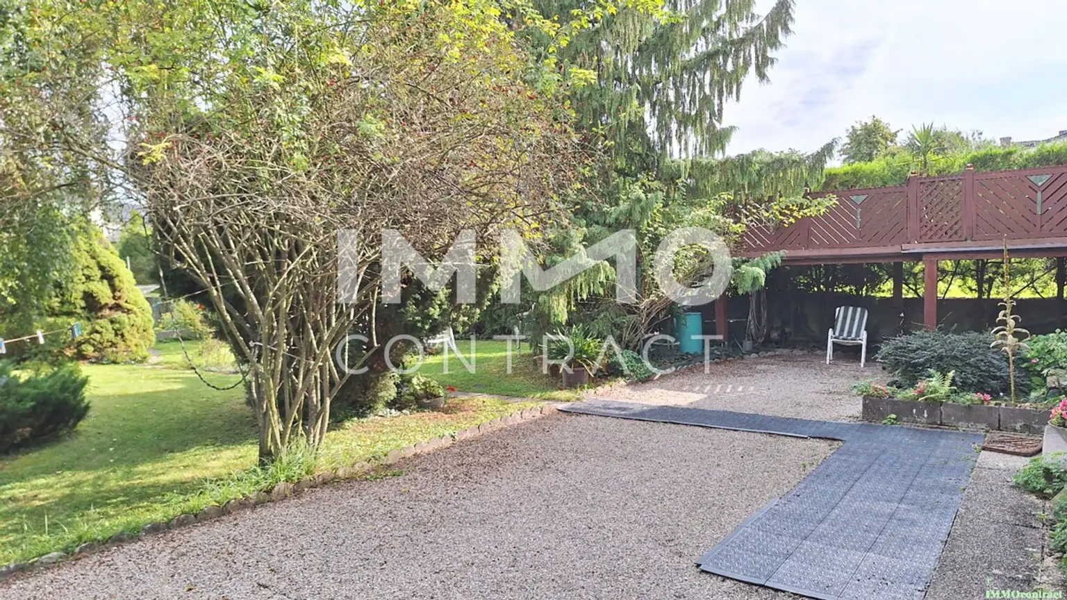 Geräumiges Mehrfamilienhaus mit großem Garten, sowie ehemaligen kleinen Geschäftslokal neben Bahnhof