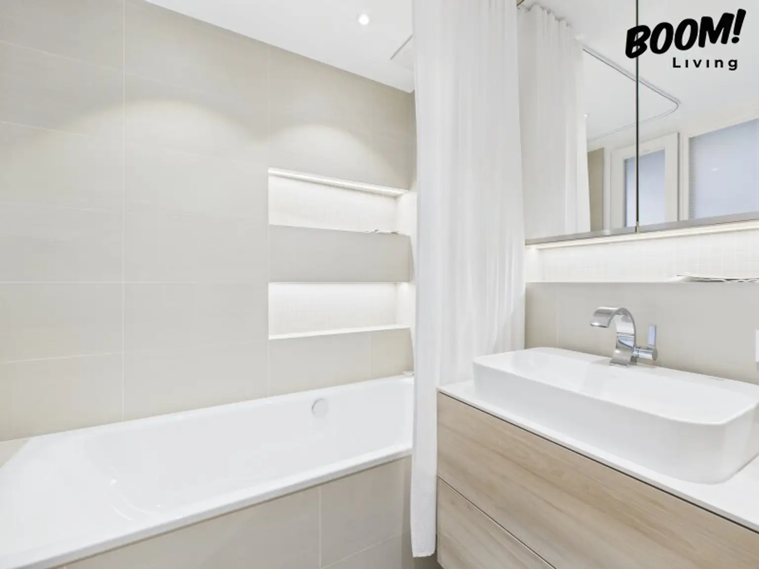 Architektonisches Wohnen //  Design-Wohnung im 18. Bezirk – 139 m², 2 Loggien & Garage inklusive