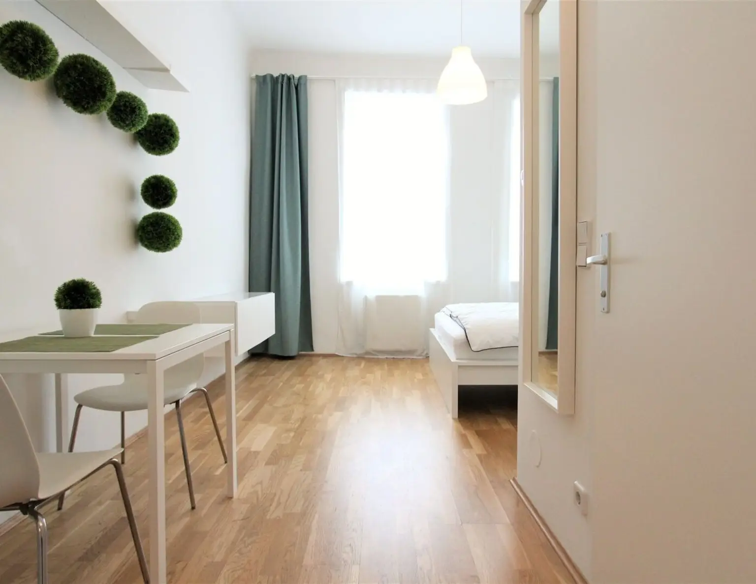 Modern möblierte 1-Zimmer-Wohnung! Kurzzeitvermietung!