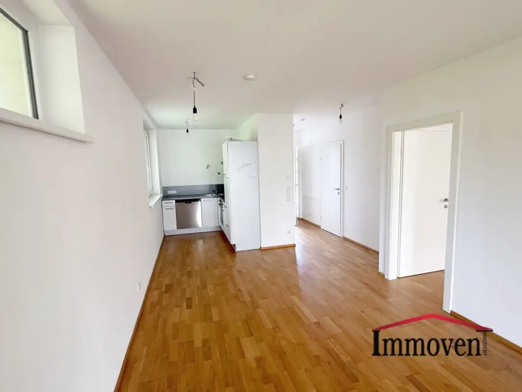 Sehr schöne und helle 2-Zimmerwohnung mit Balkon!