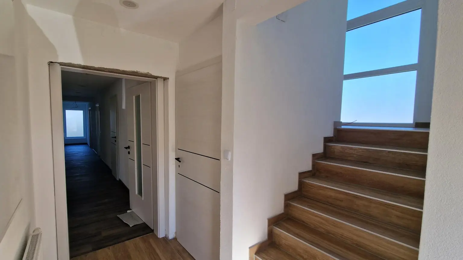 Großes Haus mit 2 Wohneinheiten und schönem Garten in ruhiger Lage in Neuhaus