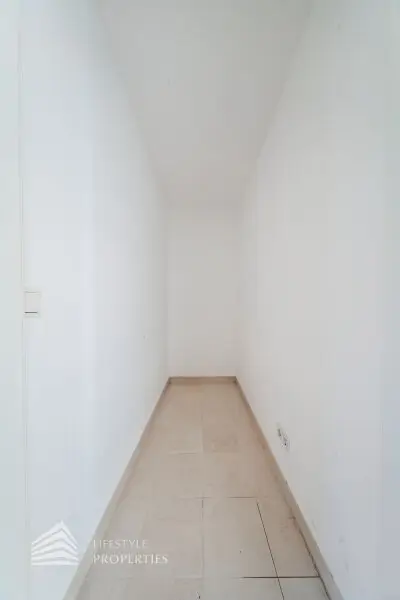 Wunderschöne 5 - Zimmer Wohnung mit Terrasse und Garten