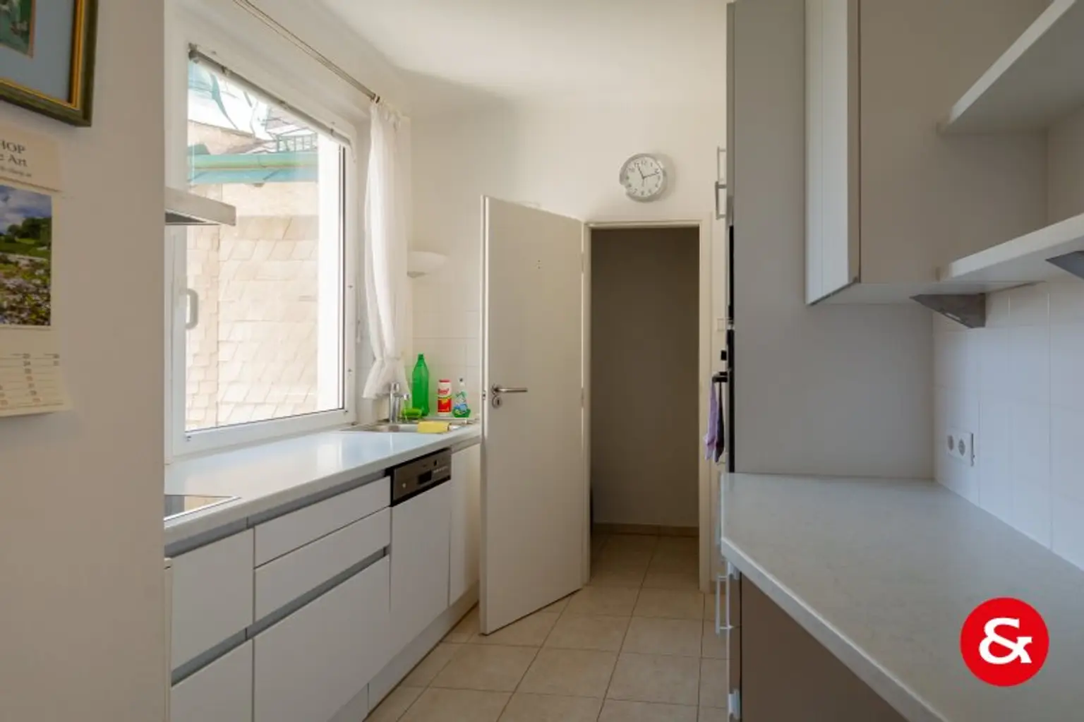 DREIZIMMERWOHNUNG IN RUHELAGE  UND TOLLEM GRÜNBLICK!