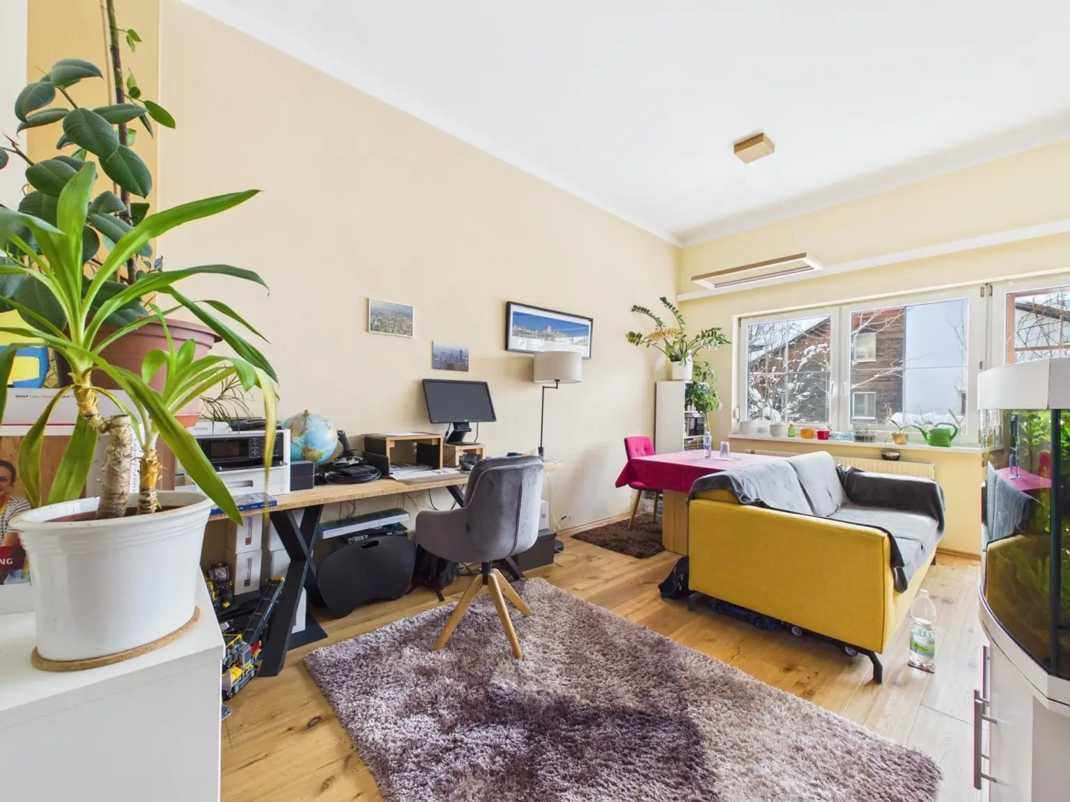 CAM04191G0-PR0080-STILL006