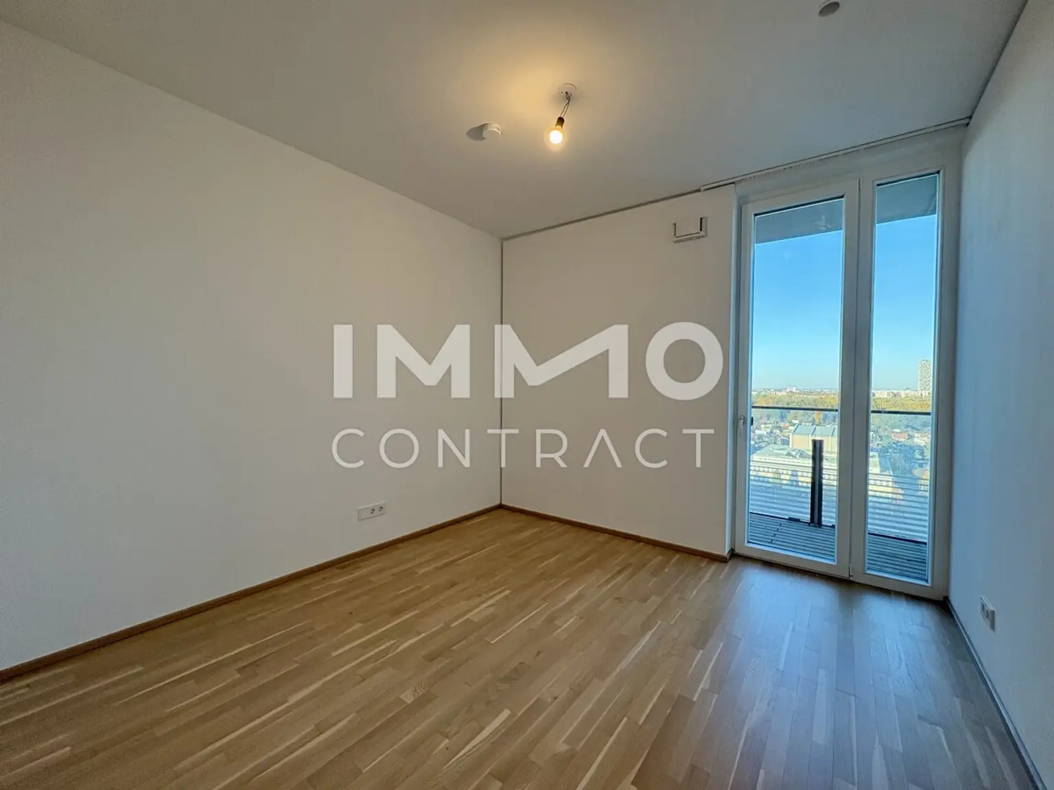 TOP-Ausblick: City mit Stephansdom, Donaukanal, Prater. Concierge, Party & BBQ Lounge, Pool usw.