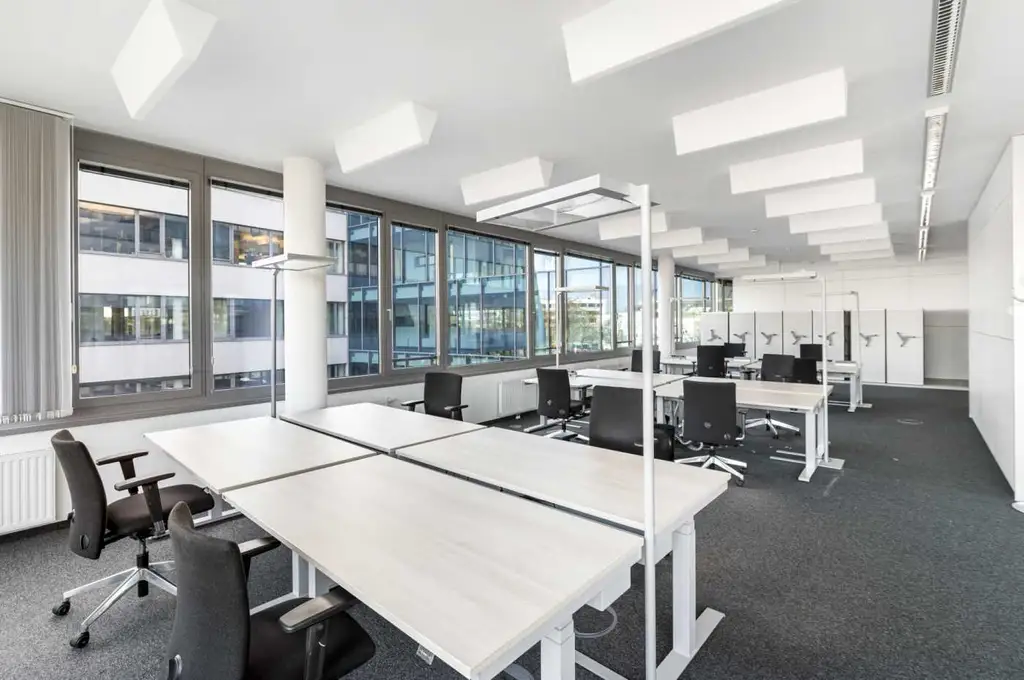 Top moderne & voll Ausgestattete Büroflächen in der Siemensstraße zu mieten!