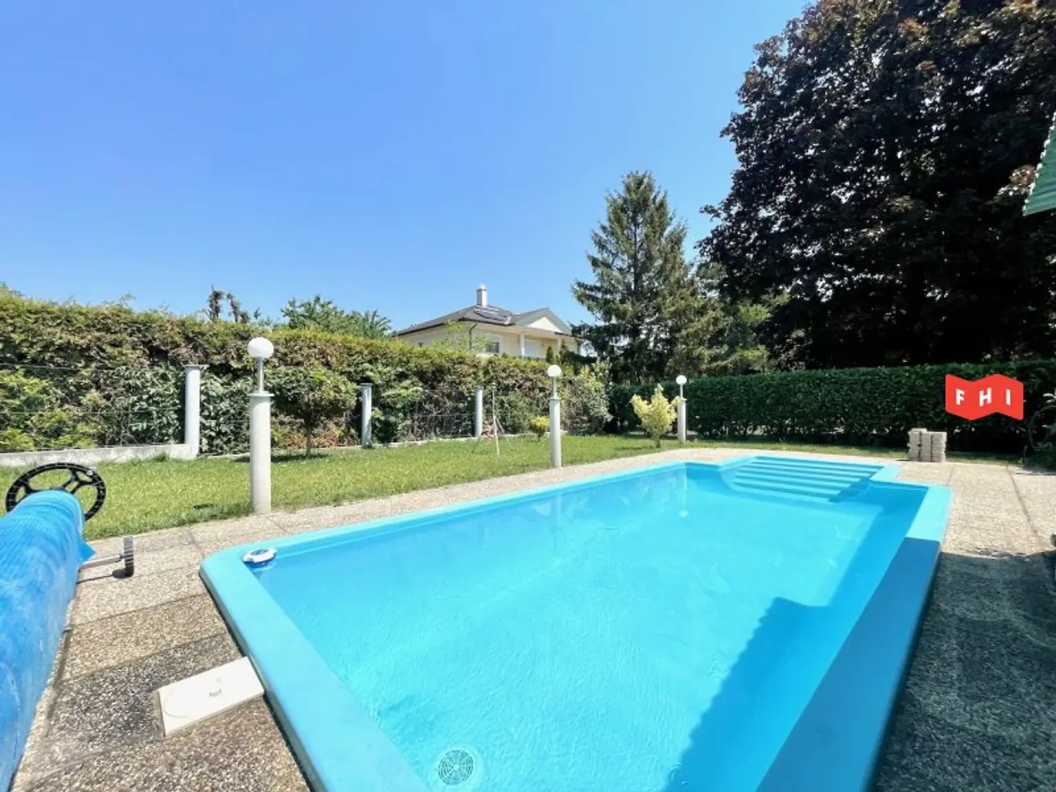 Erweiterbares 4 Zimmer Einfamilienhaus mit Garage, Pool & Gartenhaus