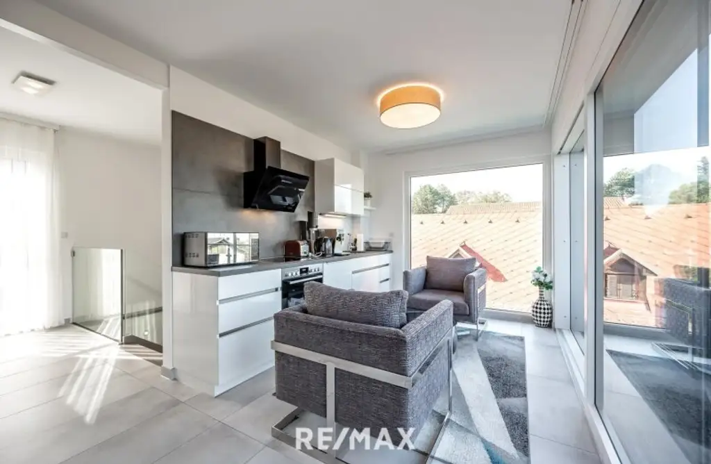 WOHNEN MIT STIL | KOMFORT | LUXUS UND SWIMMINGPOOL in Grünruhelage.