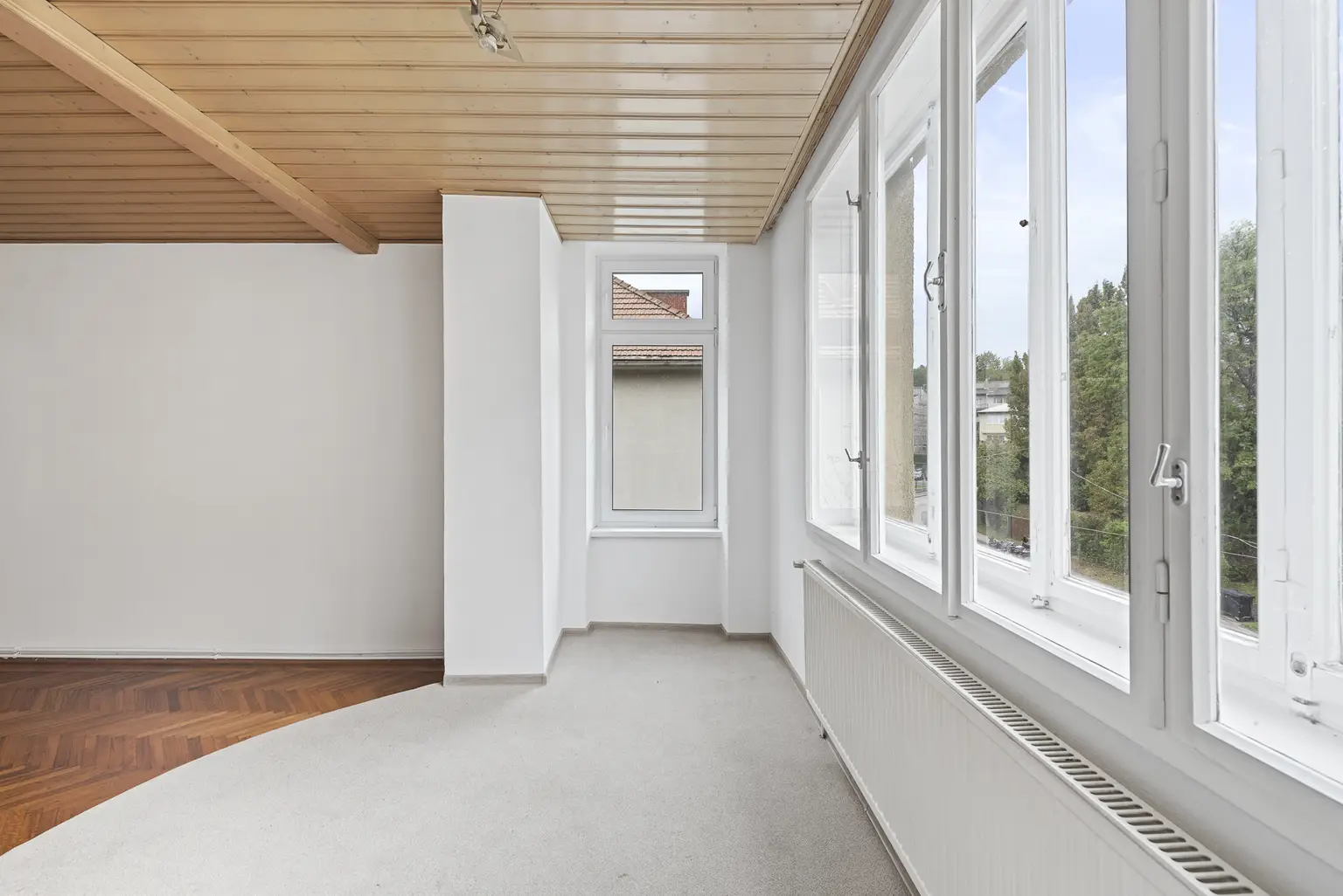 Großzügige Wohnung mit Potential (WG geeignet)