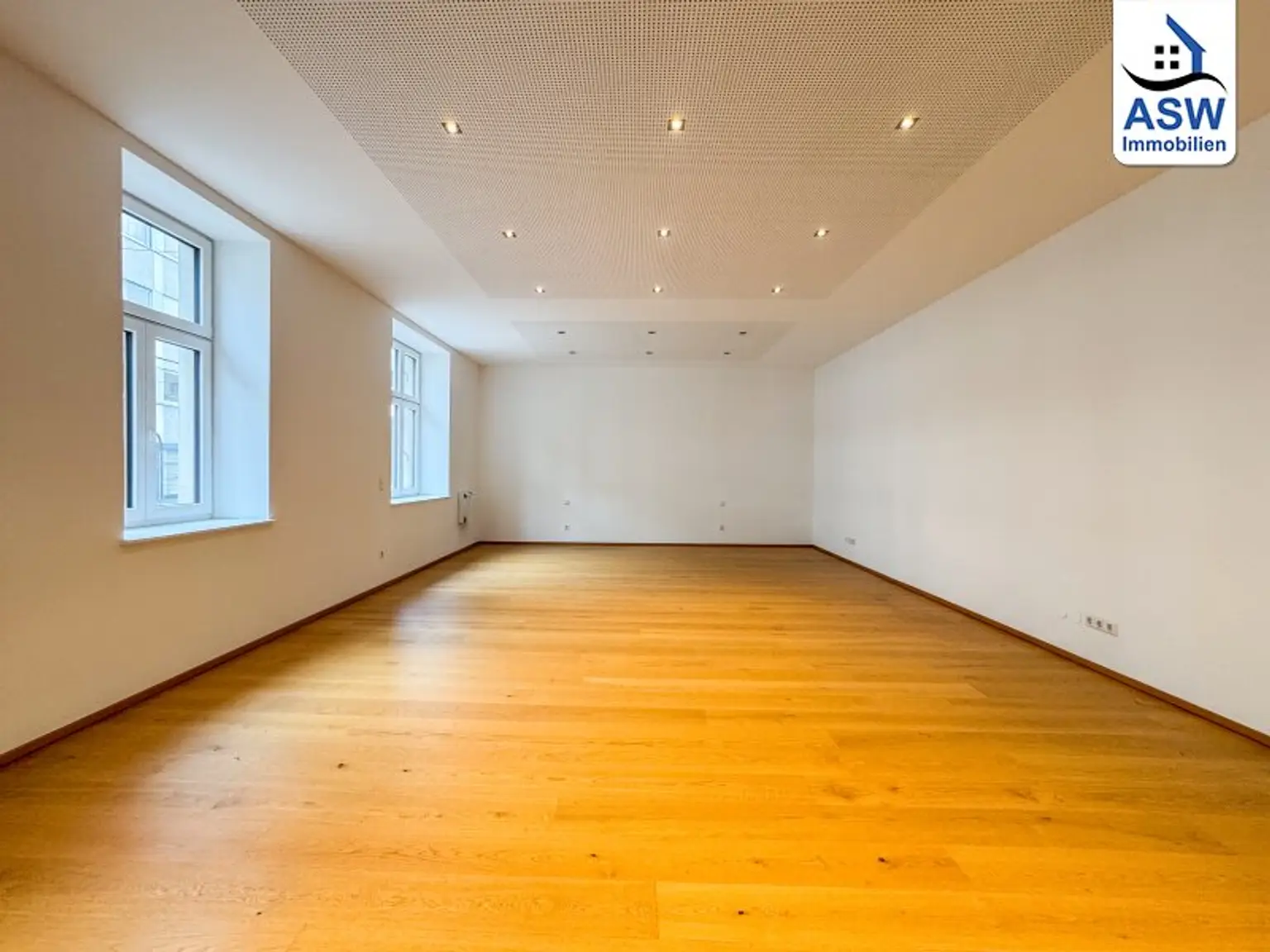 Perfekte Lage!! Top-moderne Altbauwohnung mit Balkon und Sauna in der Hauptstraße