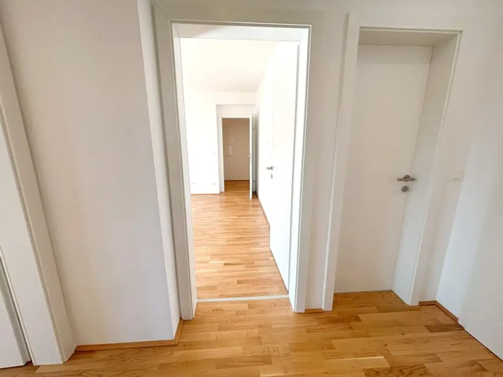 Helle 3-Raum-Wohnung mit offener Wohnküche und Balkon - Erstbezug nach Sanierung!