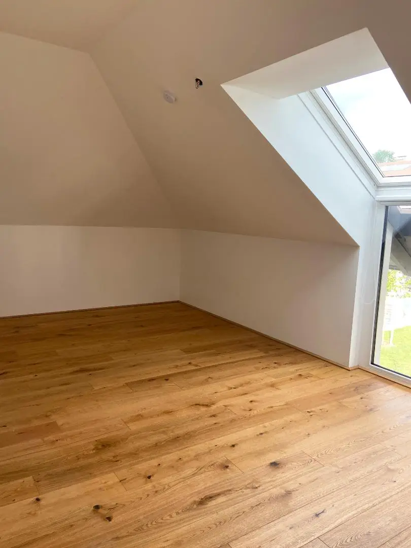 Moderne Dachgeschosswohnung inkl. Einbauküche und Loggia - Top A08