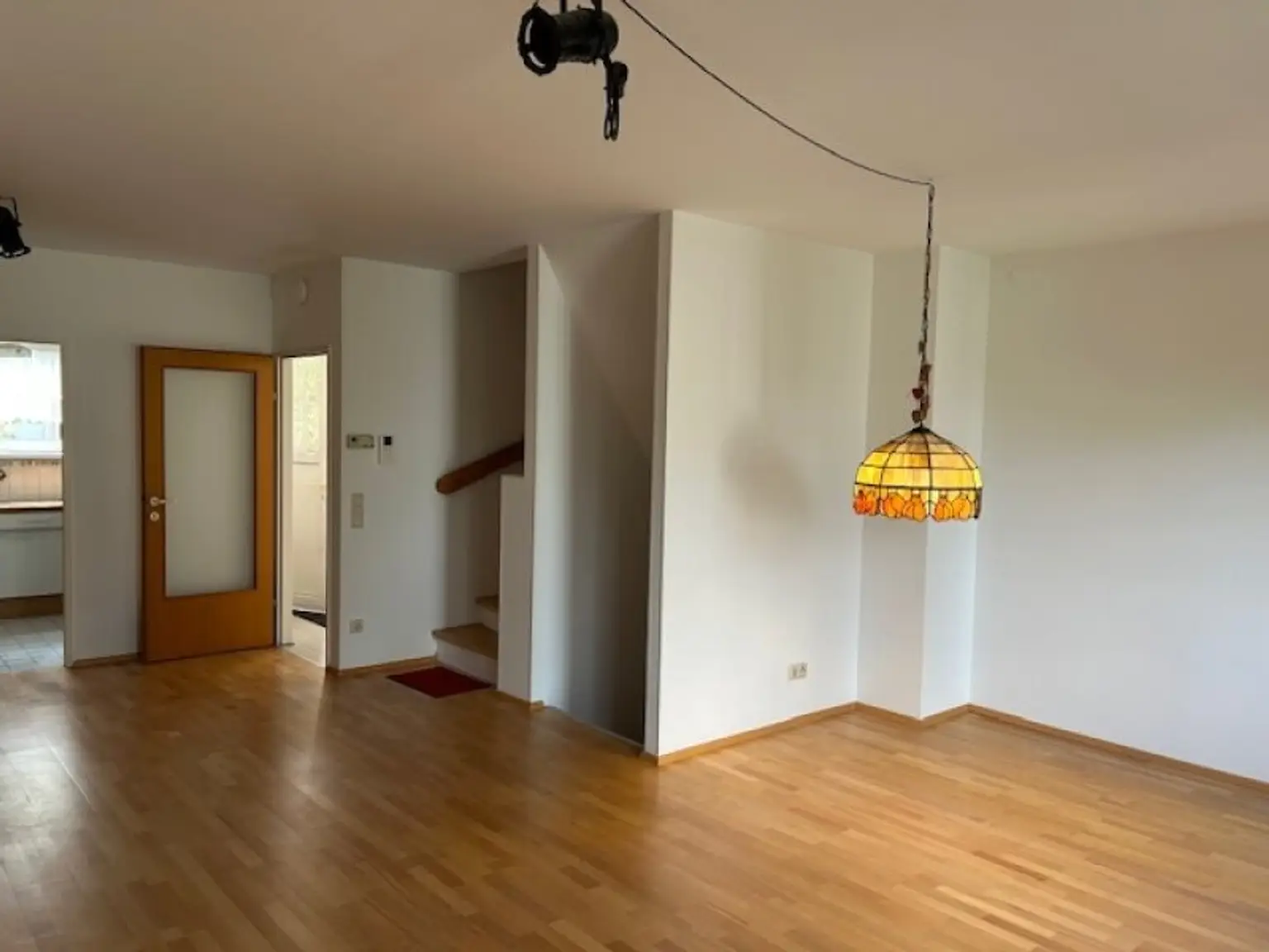 +TOP ANGEBOT € 444.444.- + REIHENHAUS in idyllischer RUHELAGE mit romantisch gepflegter GARTENANLAGE - Eigentum mit Terrasse, VOLLKELLER und Garage!