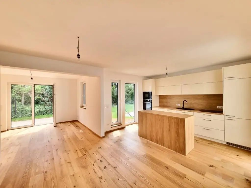 Modernes Eckreihenhaus in TOP-LAGE nahe U6: Erstbezug  mit Garten, Dachterrasse, 5 Zimmern, 2 Bädern – inkl. Küche & Stellplatz