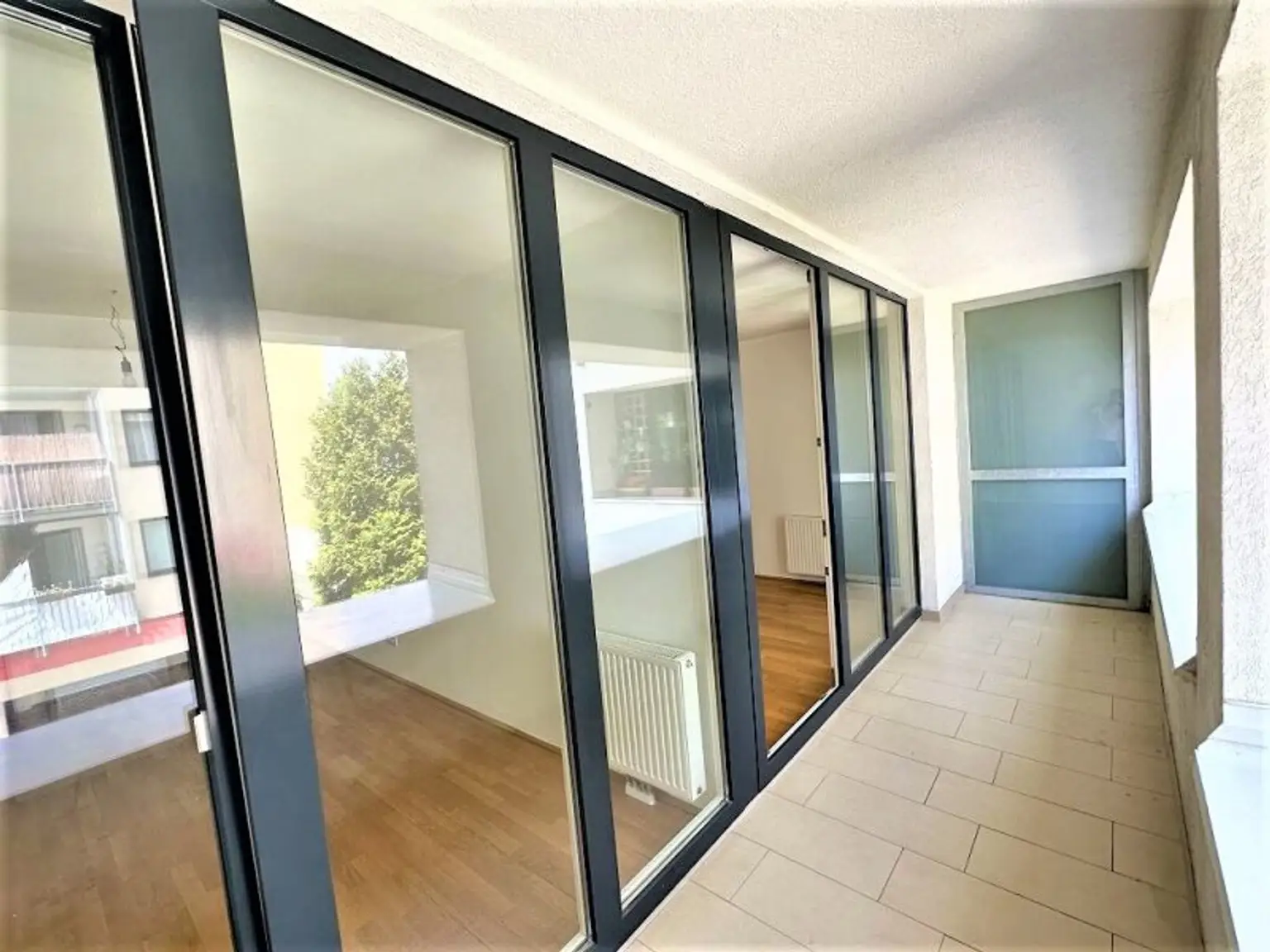 HOFRUHELAGE, HUMBOLDTGASSE, 80 m2 Neubau inkl. Loggia, 2 Zimmer, Komplettküche, Wannenbad, Parketten, U1-Nähe