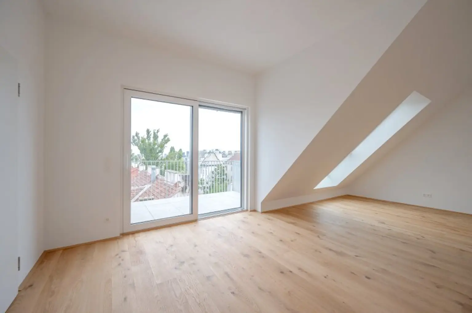 ++FonteFlats++ Fantastic 3-room attic FIRST OCCUPANCY with great roof terrace - near Hauptbahnhof/Central Station