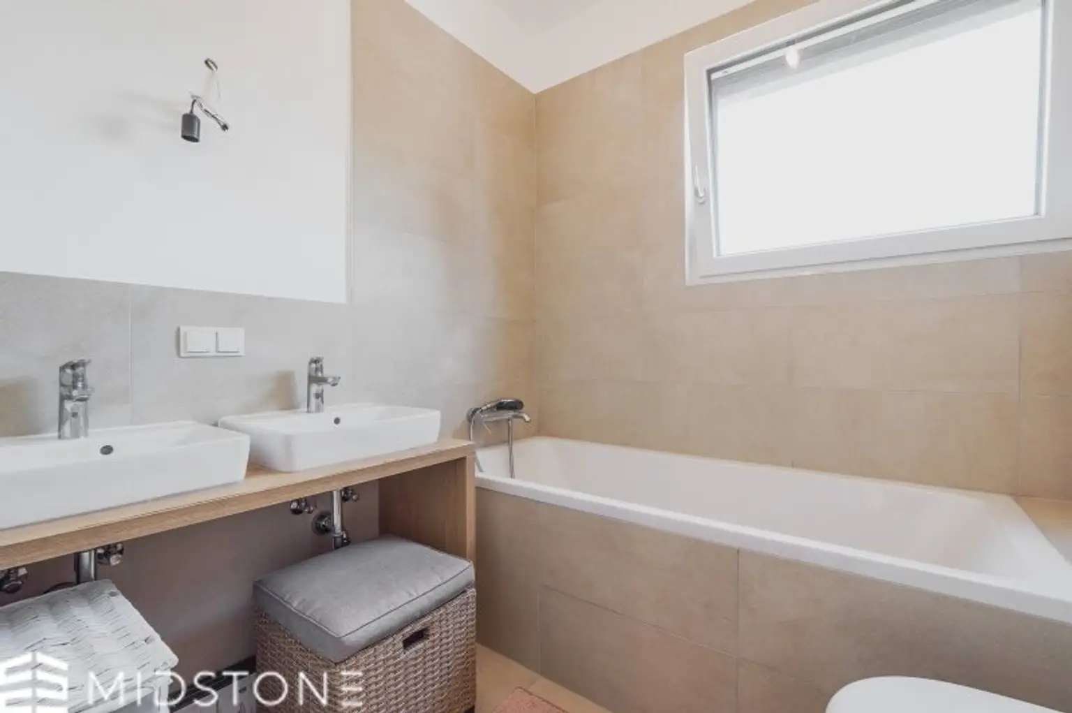 *Neuwertige 4-Zimmer-Maisonette* Familienidylle mit Dachterrasse & Parkplatz
