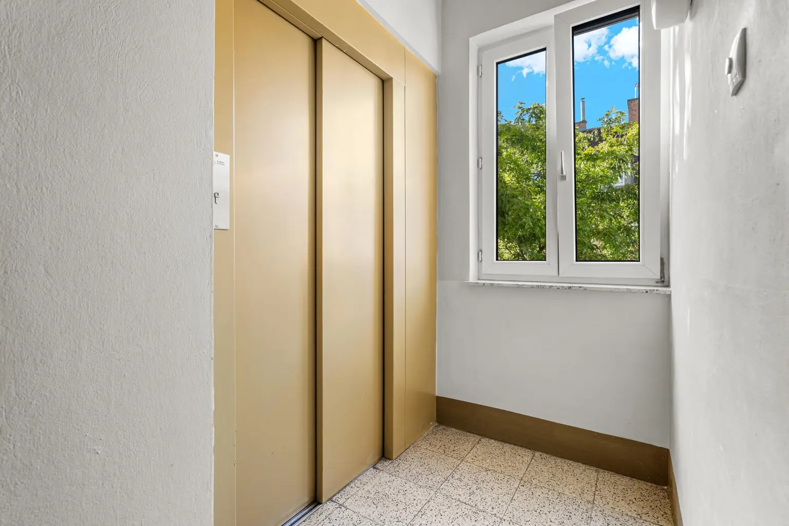 "Zentrale Floridsdorfer Lage – 3-Zimmer-Sanierungsobjekt mit Aufzug"