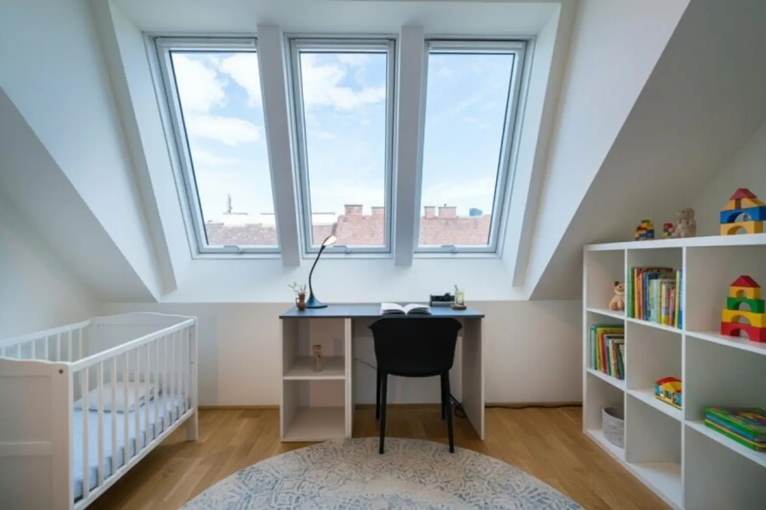 Traumhafte DG-Wohnung mit Terrasse