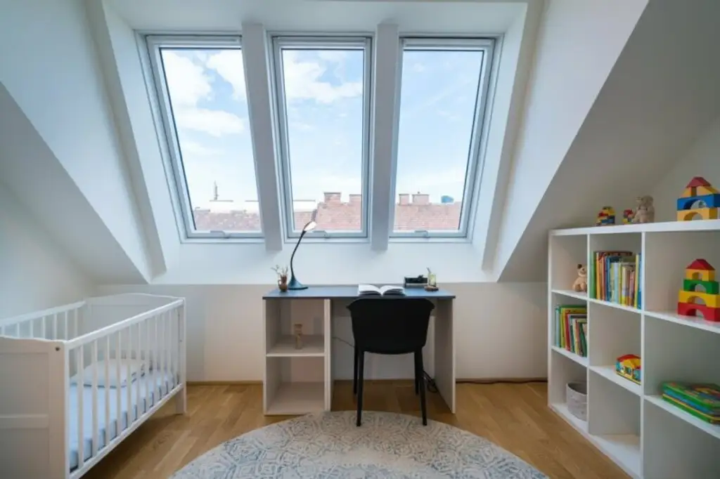 Traumhafte DG-Wohnung mit Terrasse