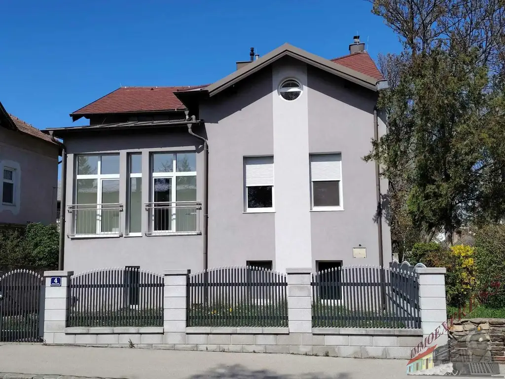 Tolles Mehrfamilienhaus bietet vielfache Nutzungsmöglichkeit auf 3 Etagen – zentrale Lage in Maria Enzersdorf!
