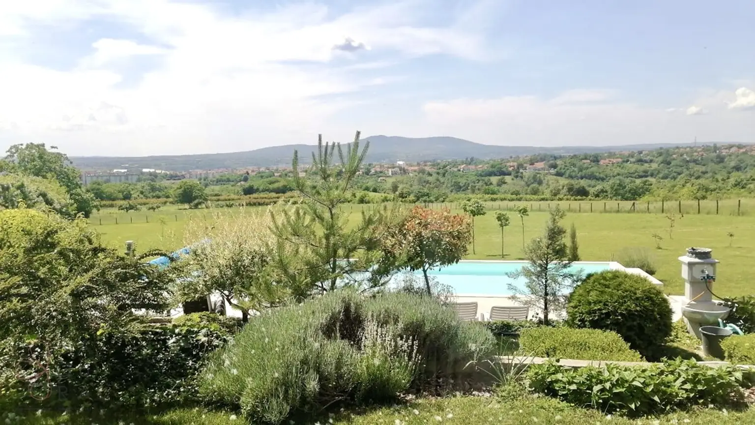 a5c18426-b8f0-49f5-be6c-229d4ad621fd