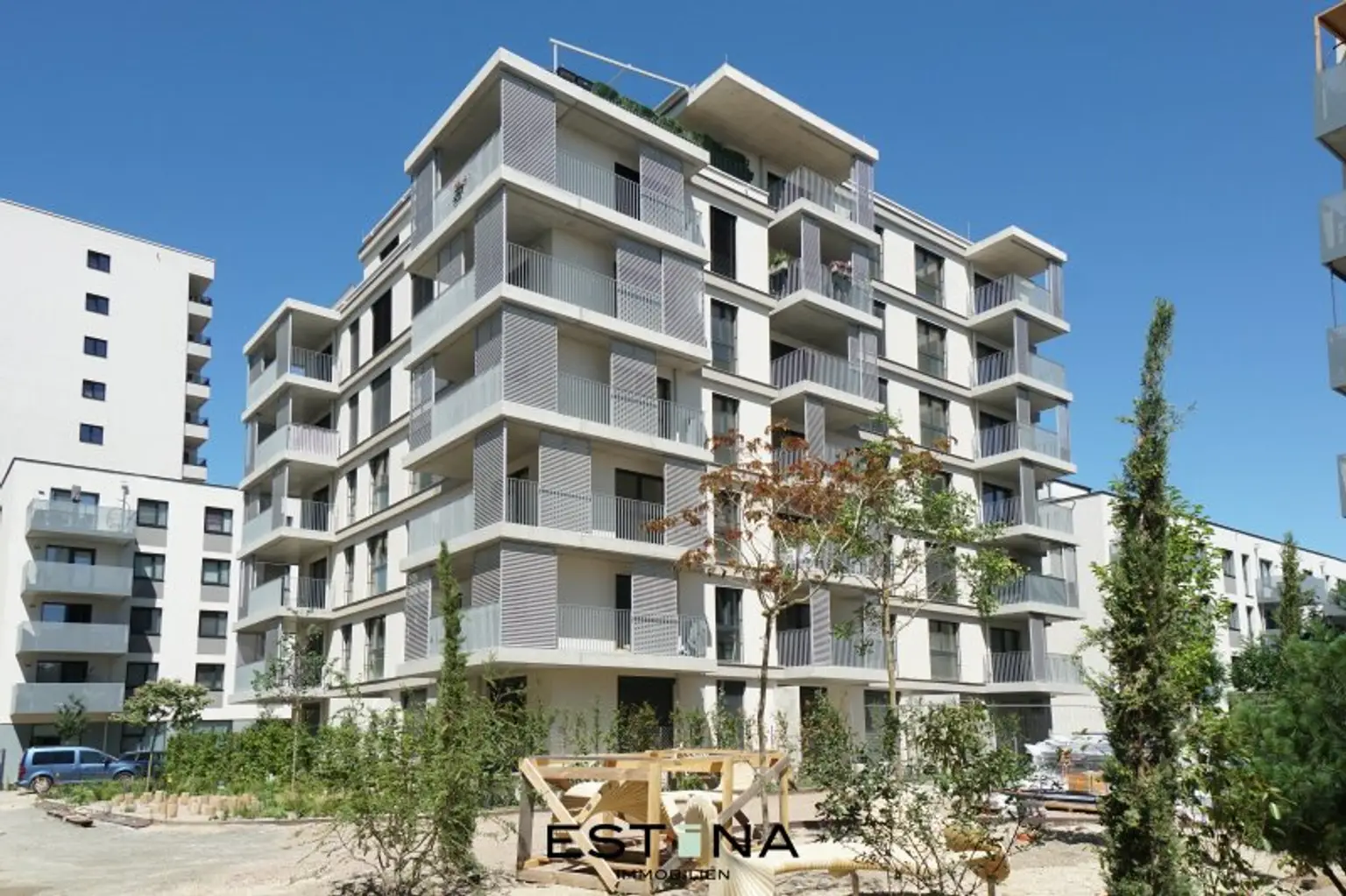 Familienglück im Neubau mit Balkon