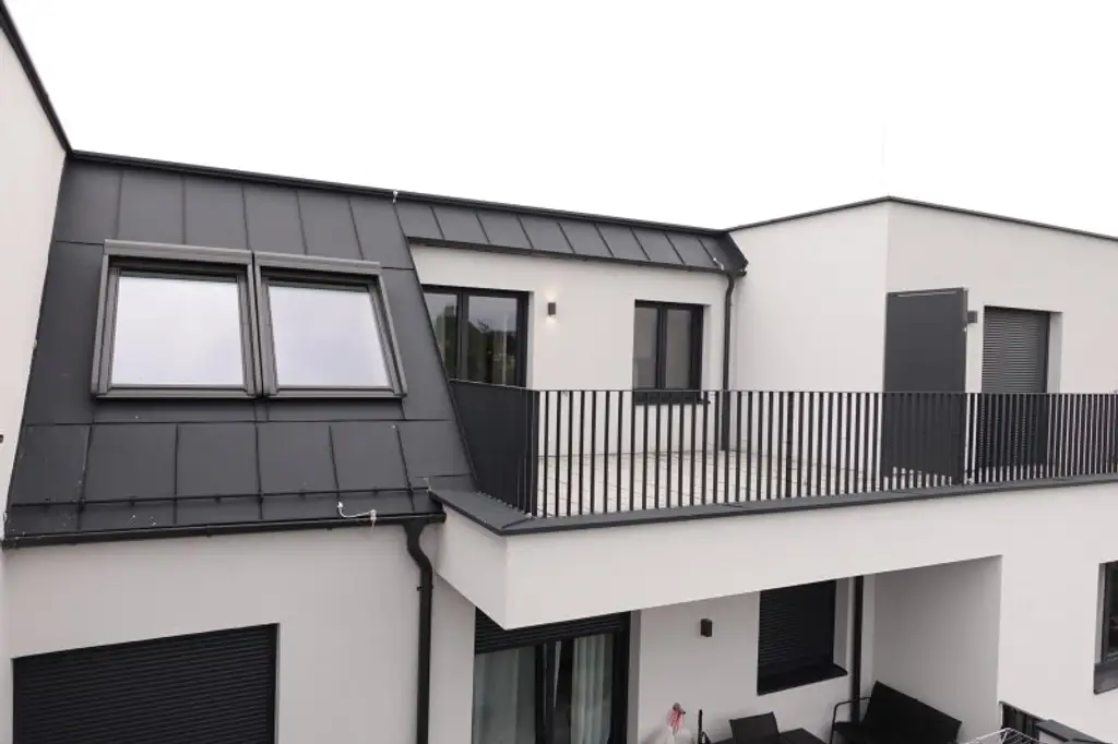 DG-TERRASSE-Garçonnière, Zweitbezug