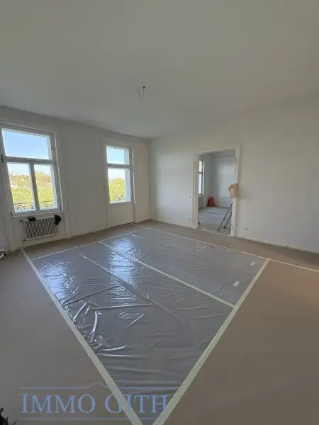 EXKLUSIVE ALTBAUWOHNUNG MIT 2 BALKONEN UND TRAUMBLICK ÜBER WIEN – 258 m² IN BESTLAGE DES 4. BEZIRKS UNBEFRISTET ZU MIETEN!