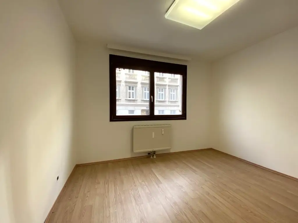Loggia-Familien-Wohnung nahe U6 und Brunnenmarkt
