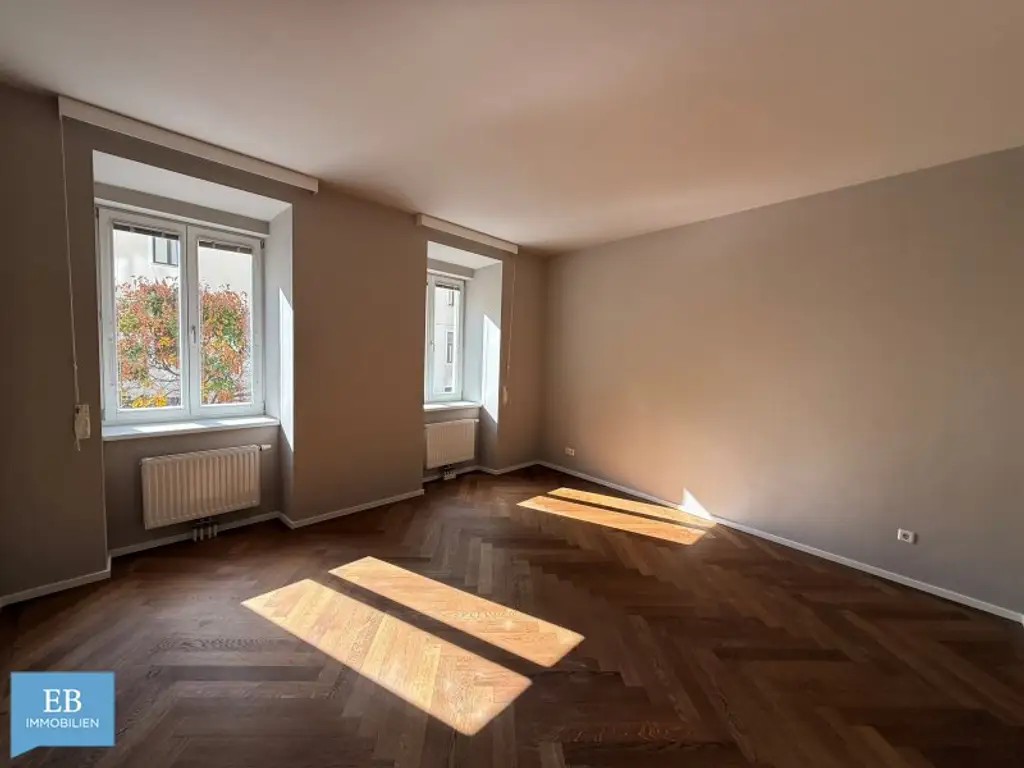 Helle Familienwohnung mit feiner Farbwelt und Fitnessraum im Haus