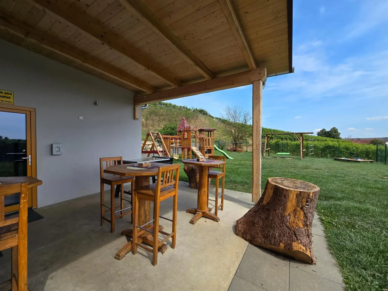 Großes Haus für Visionäre in Aussichtslage (Buschenschank, Weingärten)