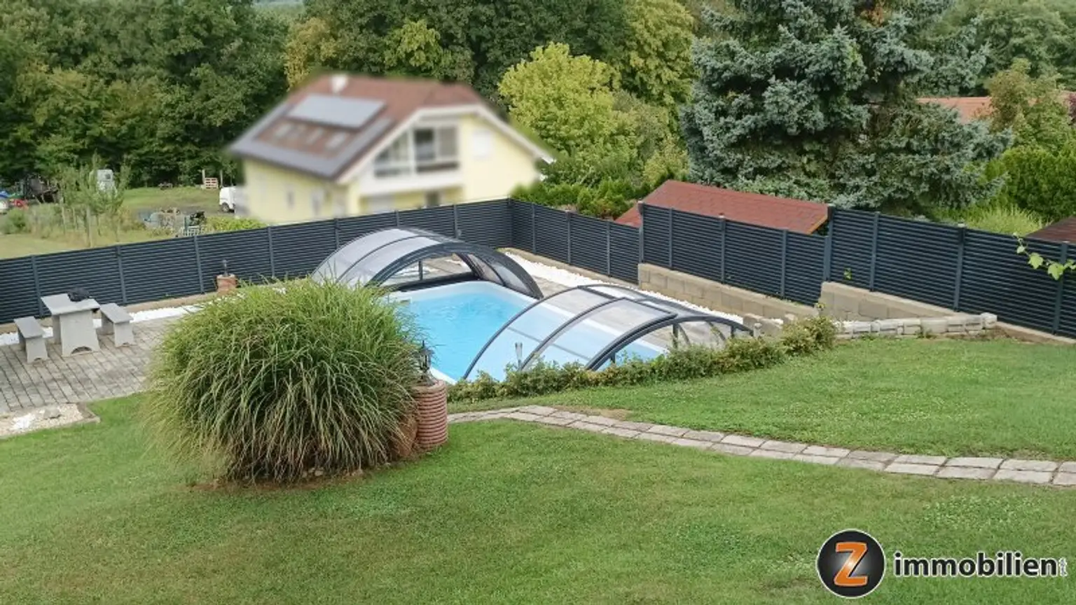 Wunderschöne Villa in exklusiver Bauausführung und Einrichtung