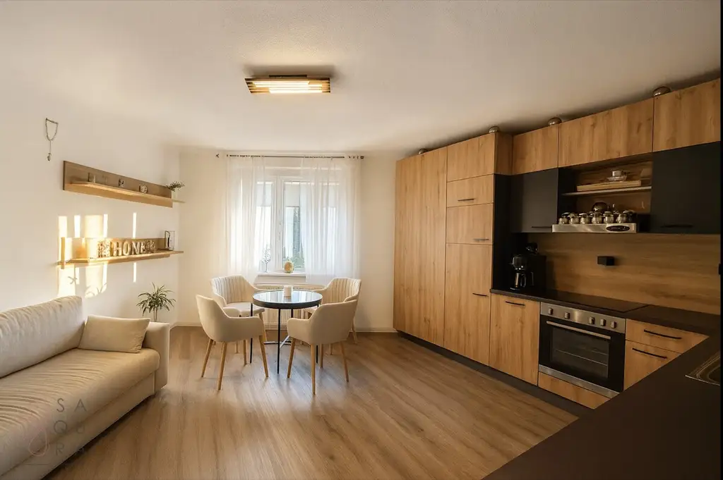 Hochwertig sanierte 2-Zimmer-Wohnung in generalsaniertem Haus mit Aufzug – Gudrunstraße