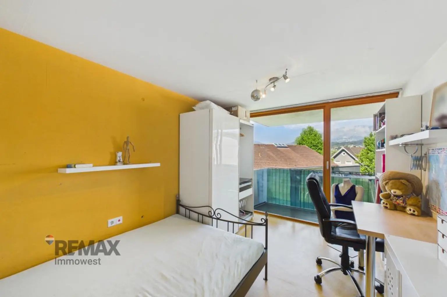 Schlafzimmer 1
