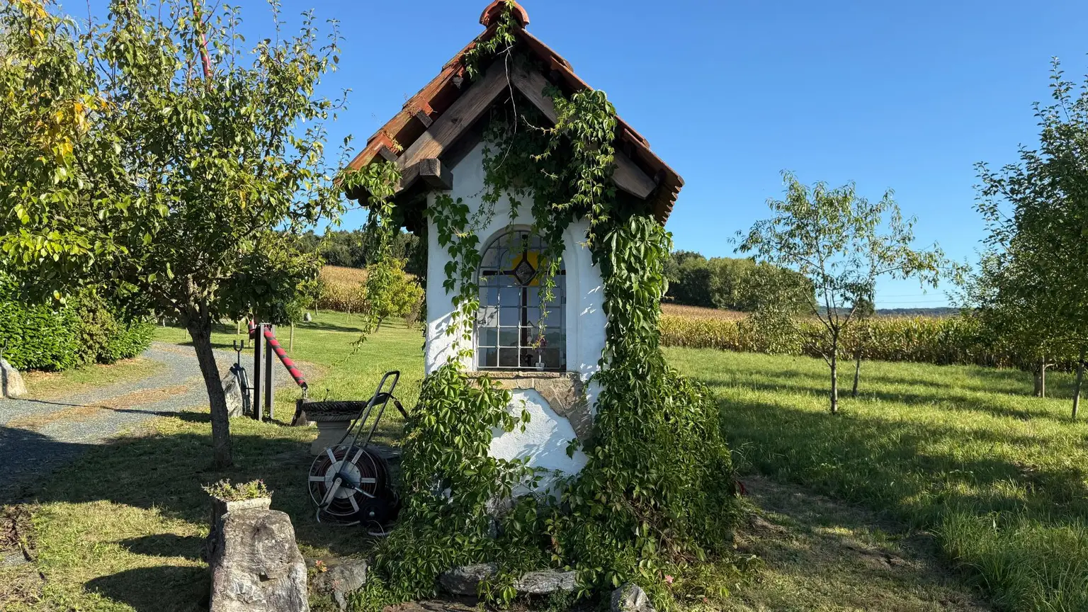 Attraktiver Bungalow auf einem großzügigen, sonnigen Grundstück in ruhiger Südlage
