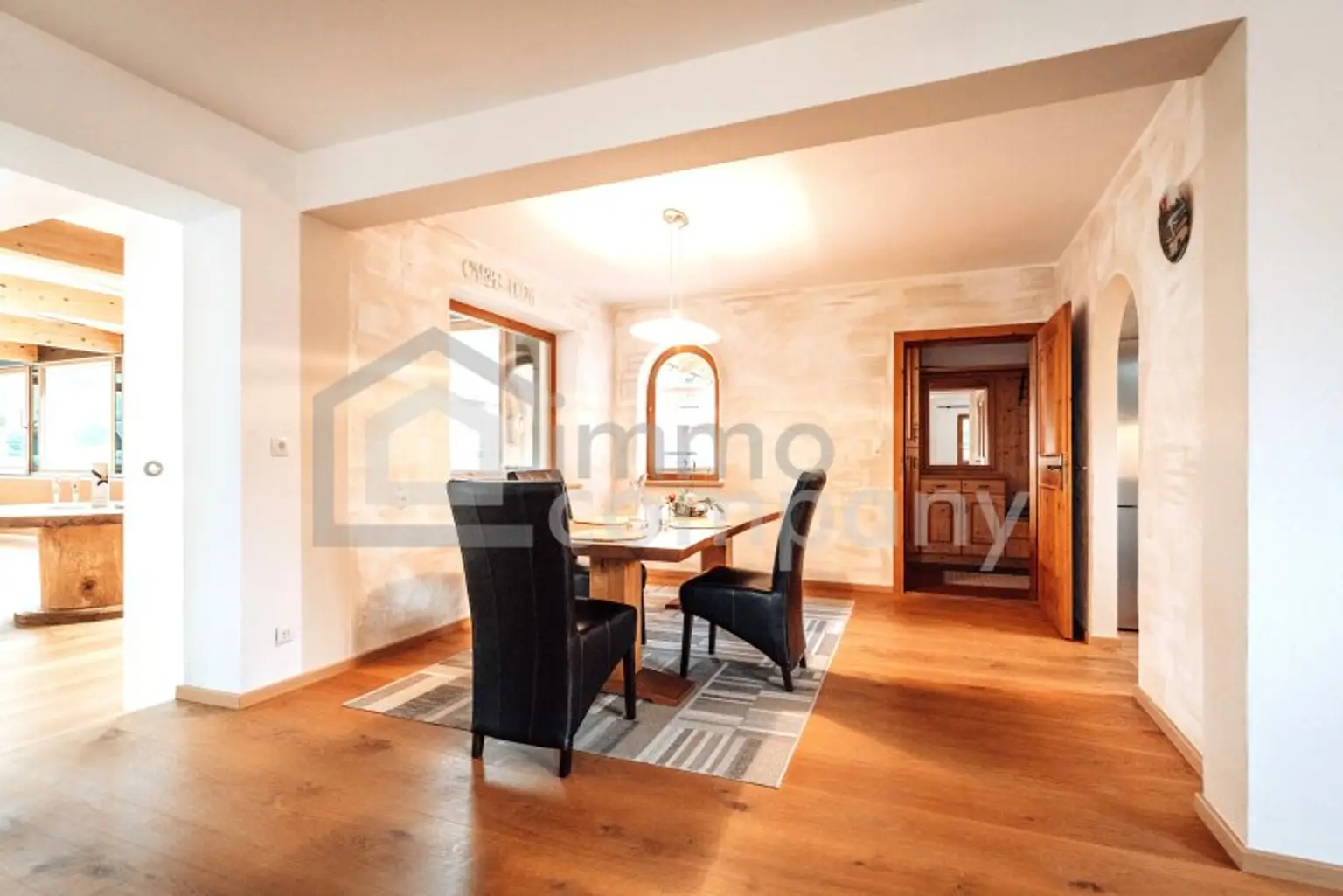 WOHNEN AM SEE - Absolute Rarität in unmittelbarer Seenähe mit Bergblick - 5 Zimmer Erdgeschoßwohnung mit großzügigen Räumlichkeiten