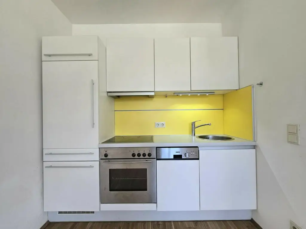 Helle 2 Zimmer Wohnung mit Parkplatz TU/UNI GRAZ Innenstadt- Nähe - ab sofort!