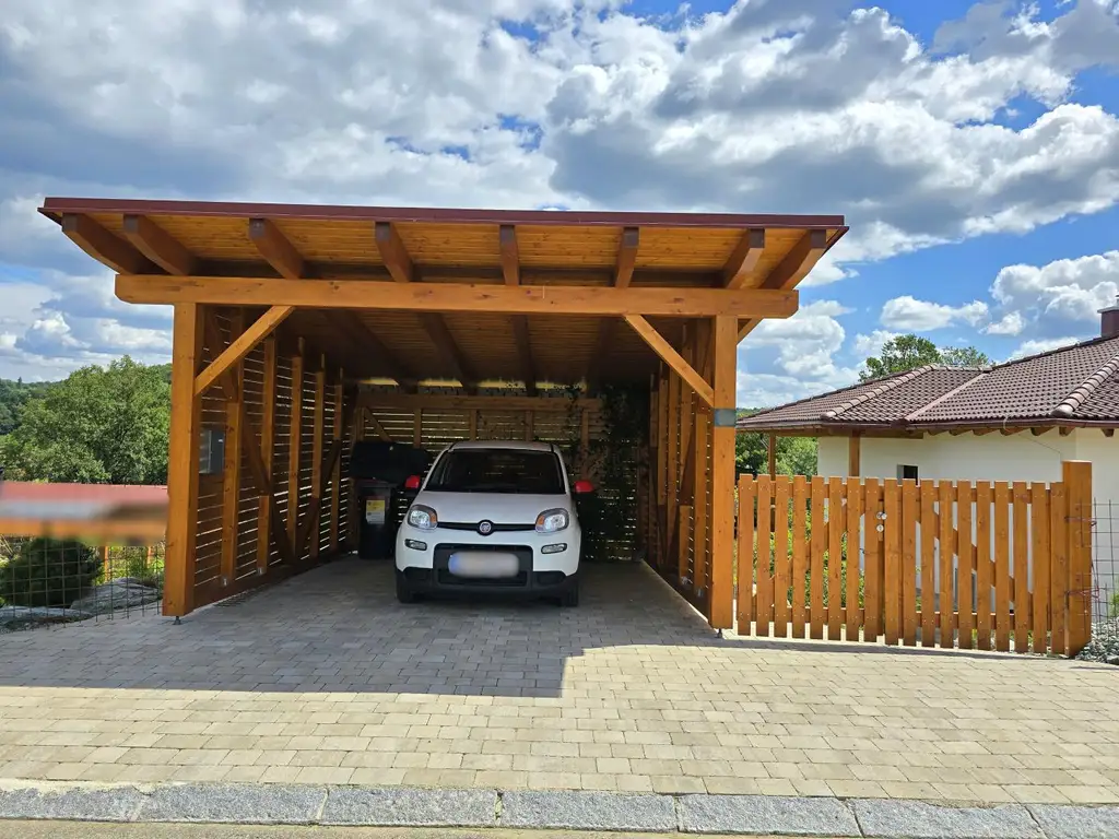 Neuwertiger Bungalow mit einzigartiger Steingartengestaltung und Naturteich