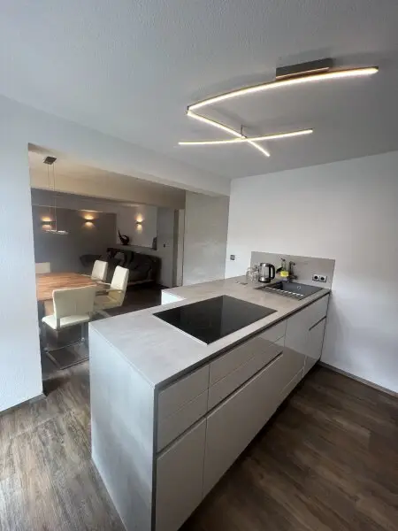 VOMP - Moderne, hochwertige 3,5 Zi.-Wohnung mit Balkon zum Verkauf