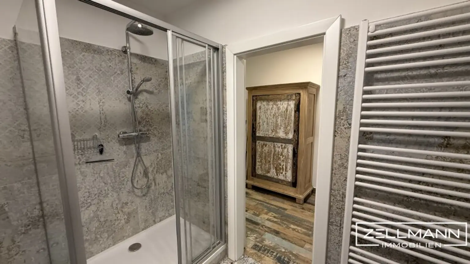 Ruhige Lage – Sanierte Wohnung mit Loggia & Autoabstellplatz | ZELLMANN IMMOBILIEN
