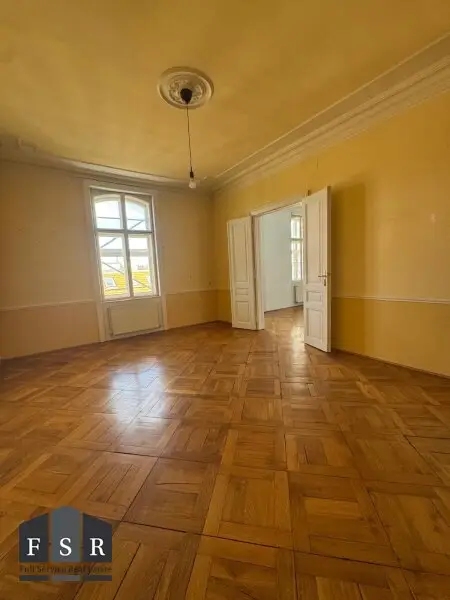 (derzeit) 4 Zimmer-Wohnung in wunderschönem, denkmalgeschütztem Gründerzeithaus nahe Belvedere - Gestalten Sie gerne Ihren eigene Wohnung